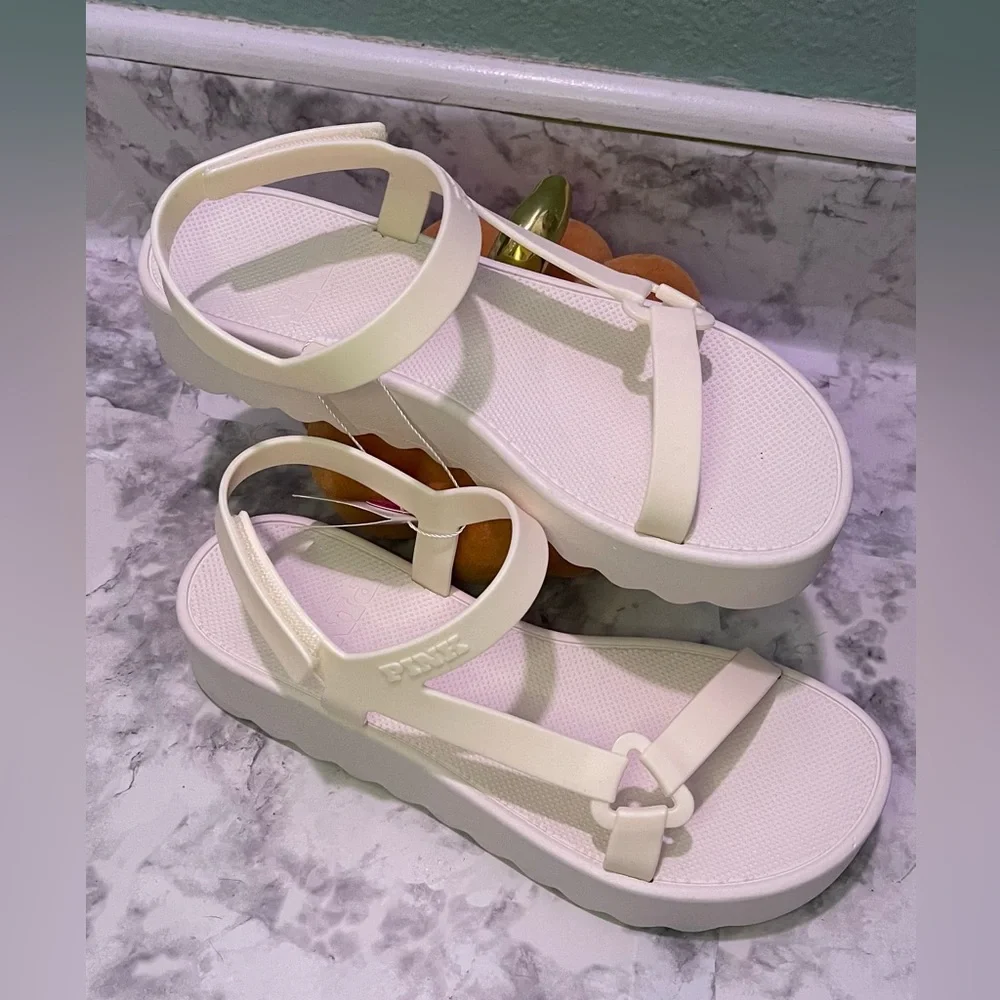 NWT PINK Victoria's Secret Light Cream Platform Sandals